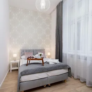 https://beautiful-apartments-krakow-by-renters.krakowhotelspoland.com